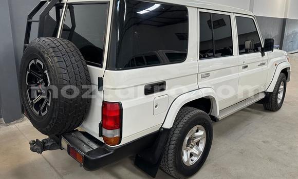 Nunua Ilio tumika Toyota Land Cruiser Nyeupe Gari ndani ya Maputo nchini Maputo Nunua Ilio tumika Toyota Land Cruiser Nyeupe Gari ndani ya Maputo nchini Maputo