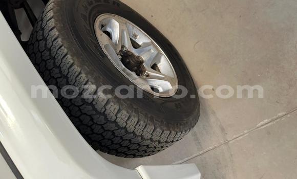 Nunua Ilio tumika Toyota Land Cruiser Nyeupe Gari ndani ya Maputo nchini Maputo Nunua Ilio tumika Toyota Land Cruiser Nyeupe Gari ndani ya Maputo nchini Maputo