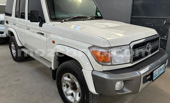 Nunua Ilio tumika Toyota Land Cruiser Nyeupe Gari ndani ya Maputo nchini Maputo Nunua Ilio tumika Toyota Land Cruiser Nyeupe Gari ndani ya Maputo nchini Maputo