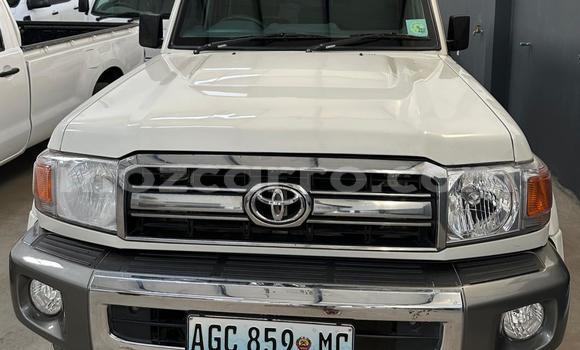 Nunua Ilio tumika Toyota Land Cruiser Nyeupe Gari ndani ya Maputo nchini Maputo Nunua Ilio tumika Toyota Land Cruiser Nyeupe Gari ndani ya Maputo nchini Maputo