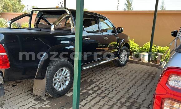 Nunua Ilio tumika Toyota Hilux Nyeusi Gari ndani ya Maputo nchini Maputo Nunua Ilio tumika Toyota Hilux Nyeusi Gari ndani ya Maputo nchini Maputo