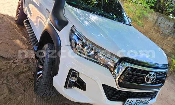 Buy Used Toyota Hilux White Car in Xai-Xai in Gaza Buy Used Toyota Hilux White Car in Xai-Xai in Gaza