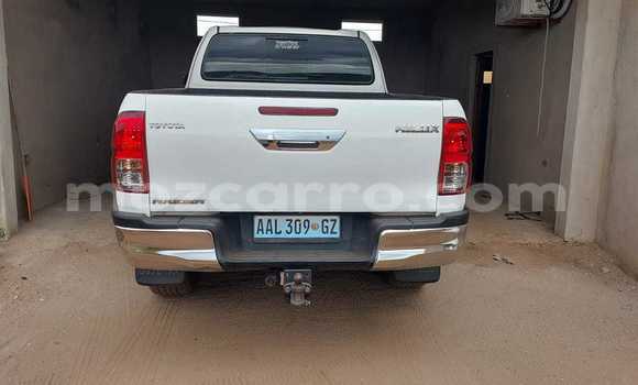 Buy Used Toyota Hilux White Car in Xai-Xai in Gaza Buy Used Toyota Hilux White Car in Xai-Xai in Gaza