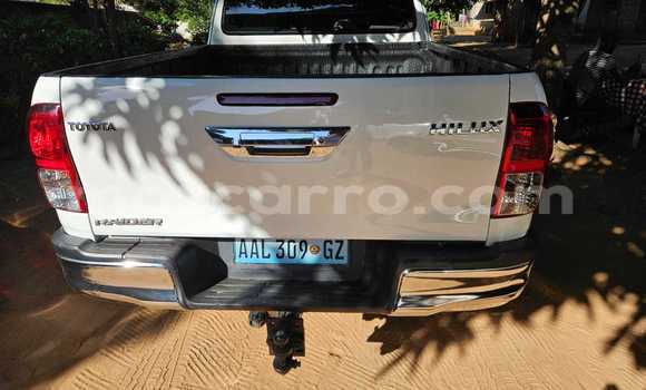Buy Used Toyota Hilux White Car in Xai-Xai in Gaza Buy Used Toyota Hilux White Car in Xai-Xai in Gaza