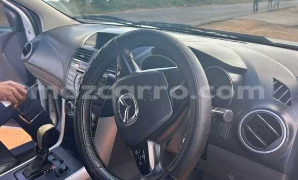 Comprar Usado Mazda BT-50 Branco Carro em Maputo em Maputo Comprar Usado Mazda BT-50 Branco Carro em Maputo em Maputo