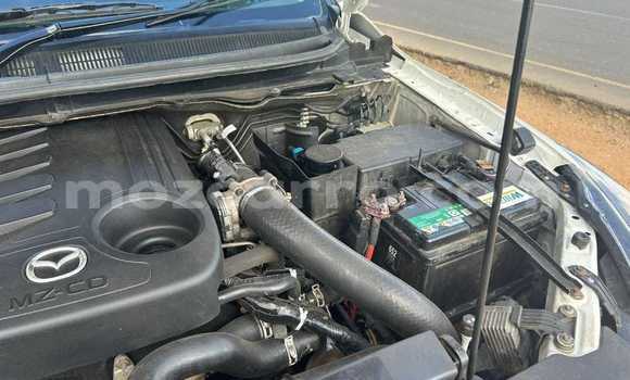 Comprar Usado Mazda BT-50 Branco Carro em Maputo em Maputo Comprar Usado Mazda BT-50 Branco Carro em Maputo em Maputo