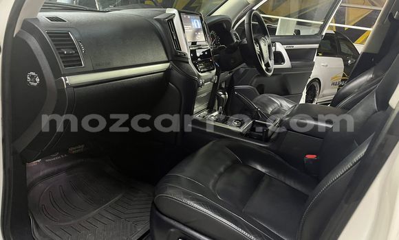 Comprar Novo Toyota Land Cruiser Branco Carro em Maputo em Maputo Comprar Novo Toyota Land Cruiser Branco Carro em Maputo em Maputo