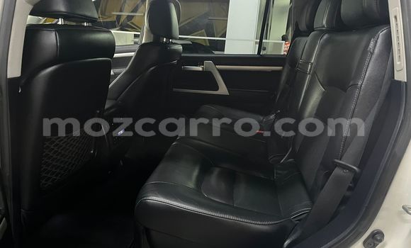 Comprar Novo Toyota Land Cruiser Branco Carro em Maputo em Maputo Comprar Novo Toyota Land Cruiser Branco Carro em Maputo em Maputo