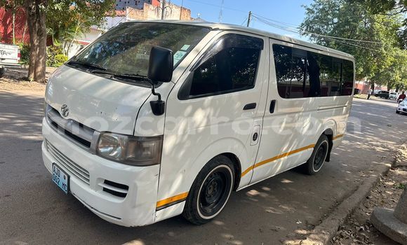Comprar Usado Toyota Hiace Branco Carro em Maputo em Maputo Comprar Usado Toyota Hiace Branco Carro em Maputo em Maputo
