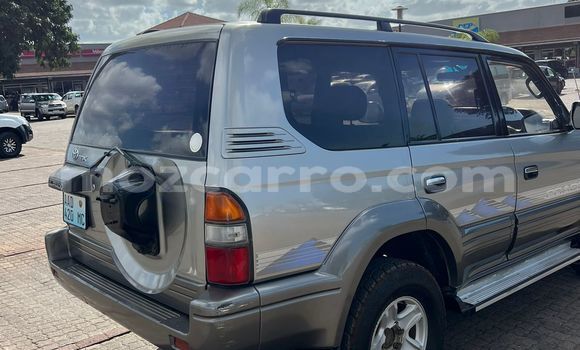 Nunua Ilio tumika Toyota Land Cruiser Prado Brown Gari ndani ya Maputo nchini Maputo Nunua Ilio tumika Toyota Land Cruiser Prado Brown Gari ndani ya Maputo nchini Maputo