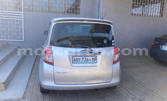 Comprar Usado Toyota Ractis Prata Carro em Maputo em Maputo Comprar Usado Toyota Ractis Prata Carro em Maputo em Maputo