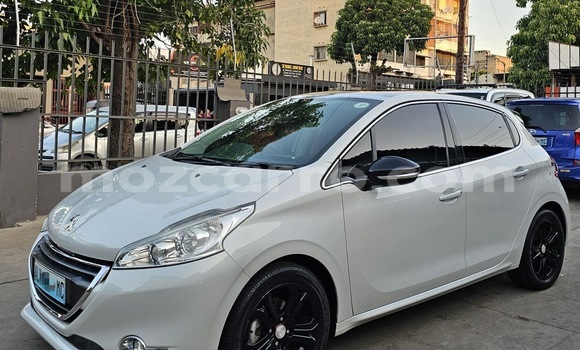 Tenga Tsaru Peugeot 208 Chena Mota in Maputo in Maputo
