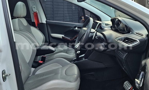Comprar Usado Peugeot 208 Branco Carro em Maputo em Maputo Comprar Usado Peugeot 208 Branco Carro em Maputo em Maputo