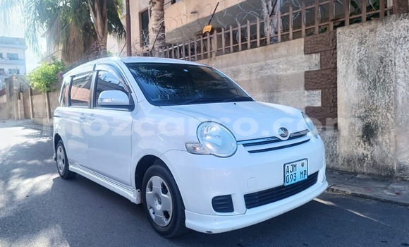 Comprar Usado Toyota Sienta Branco Carro em Maputo em Maputo Comprar Usado Toyota Sienta Branco Carro em Maputo em Maputo