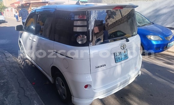 Comprar Usado Toyota Sienta Branco Carro em Maputo em Maputo Comprar Usado Toyota Sienta Branco Carro em Maputo em Maputo