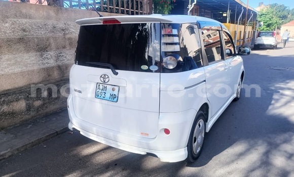 Comprar Usado Toyota Sienta Branco Carro em Maputo em Maputo Comprar Usado Toyota Sienta Branco Carro em Maputo em Maputo