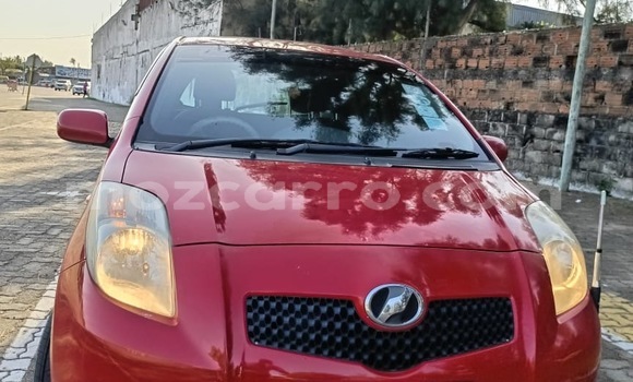 Comprar Usado Toyota Vitz Vermelho Carro em Maputo em Maputo
