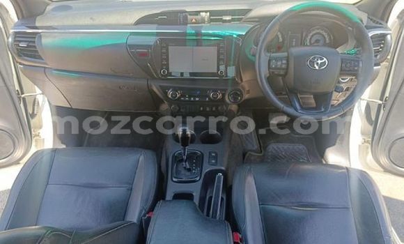Comprar Usado Toyota Hilux Branco Carro em Maputo em Maputo Comprar Usado Toyota Hilux Branco Carro em Maputo em Maputo