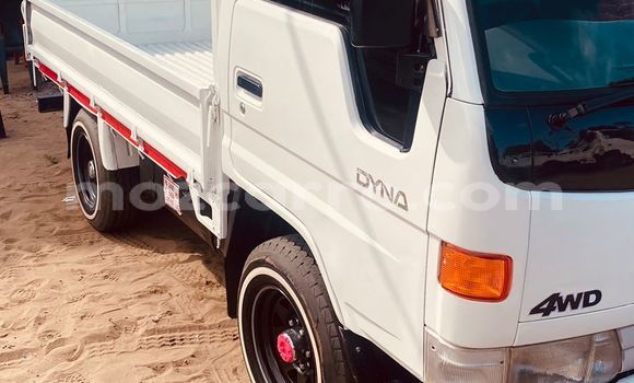 Comprar Usado Toyota Dyna Branco Caminhão em Maputo em Maputo Comprar Usado Toyota Dyna Branco Caminhão em Maputo em Maputo