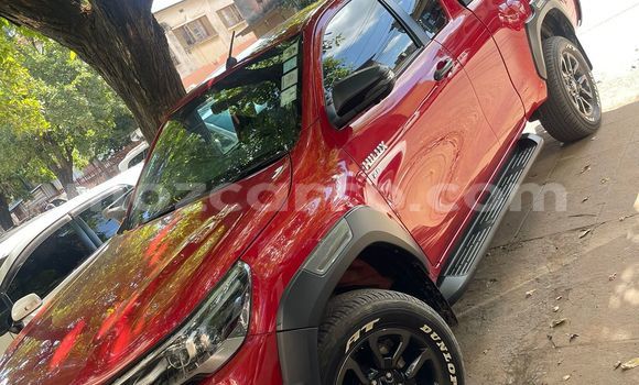 Nunua Mpya Toyota Hiluxe Revo Nyekundu Gari ndani ya Maputo nchini Maputo