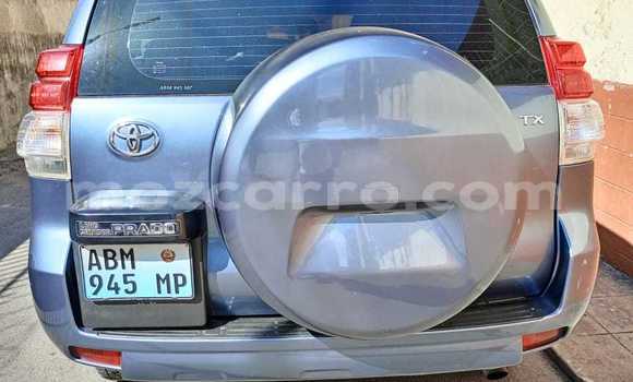 Nunua Ilio tumika Toyota Land Cruiser Prado Bluu Gari ndani ya Maputo nchini Maputo Nunua Ilio tumika Toyota Land Cruiser Prado Bluu Gari ndani ya Maputo nchini Maputo