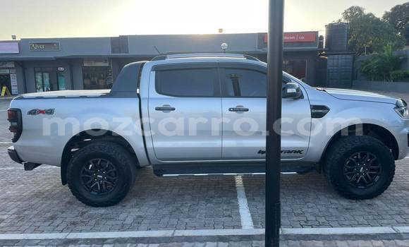 Tenga Tsaru Toyota Hilux Zvimwe Mota in Búzi in Sofala Tenga Tsaru Toyota Hilux Zvimwe Mota in Búzi in Sofala