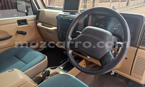 Buy Used Jeep Wrangler White Car in Nice view in Maputo Buy Used Jeep Wrangler White Car in Nice view in Maputo