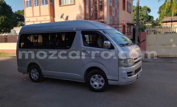 Tenga Tsaru Toyota Hiace Zvimwe Mota in Beautiful vista in Maputo Tenga Tsaru Toyota Hiace Zvimwe Mota in Beautiful vista in Maputo