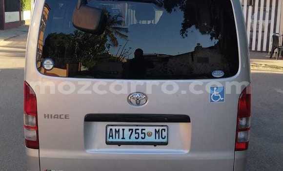 Tenga Tsaru Toyota Hiace Zvimwe Mota in Beautiful vista in Maputo Tenga Tsaru Toyota Hiace Zvimwe Mota in Beautiful vista in Maputo