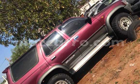 Tenga Tsaru Toyota Surf Tsvuku Mota in Beira in Sofala Tenga Tsaru Toyota Surf Tsvuku Mota in Beira in Sofala