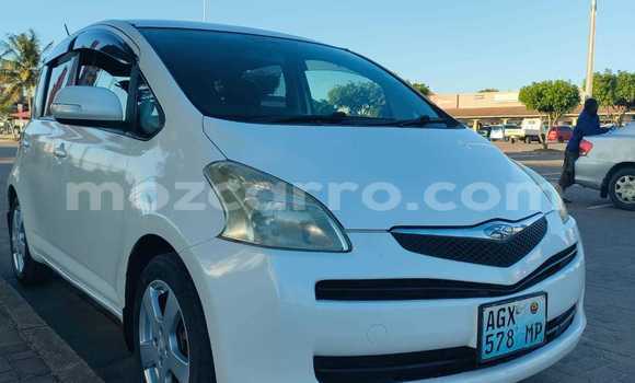 Buy Used Toyota Ractis White Car in Nice view in Maputo