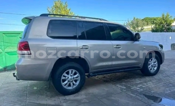 Nunua Ilio tumika Toyota Land Cruiser Beige Gari ndani ya Maputo nchini Maputo Nunua Ilio tumika Toyota Land Cruiser Beige Gari ndani ya Maputo nchini Maputo