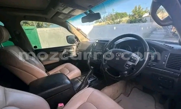 Nunua Ilio tumika Toyota Land Cruiser Beige Gari ndani ya Maputo nchini Maputo Nunua Ilio tumika Toyota Land Cruiser Beige Gari ndani ya Maputo nchini Maputo