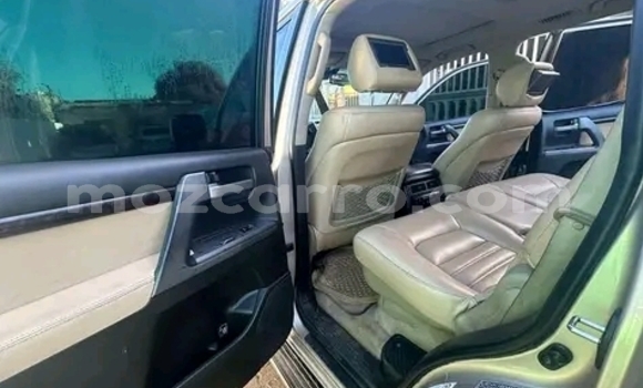 Nunua Ilio tumika Toyota Land Cruiser Beige Gari ndani ya Maputo nchini Maputo Nunua Ilio tumika Toyota Land Cruiser Beige Gari ndani ya Maputo nchini Maputo