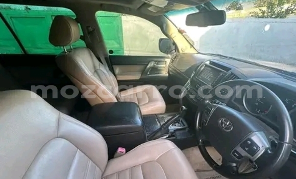 Nunua Ilio tumika Toyota Land Cruiser Beige Gari ndani ya Maputo nchini Maputo Nunua Ilio tumika Toyota Land Cruiser Beige Gari ndani ya Maputo nchini Maputo