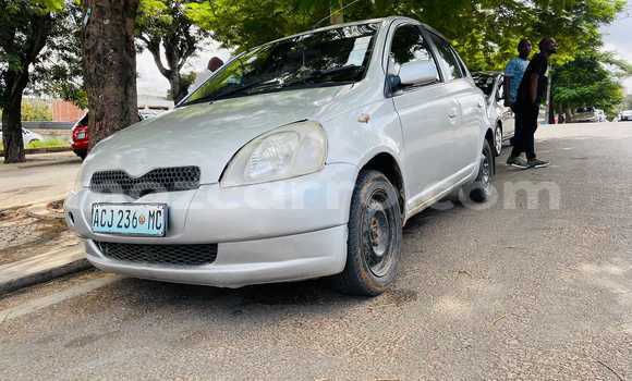 Tenga Tsaru Toyota Vitz Zvimwe Mota in Beira in Sofala