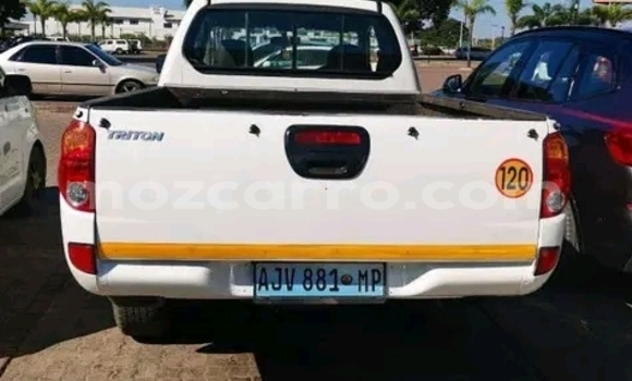 Comprar Novo Mitsubishi Triton Branco Carro em Maputo em Maputo Comprar Novo Mitsubishi Triton Branco Carro em Maputo em Maputo