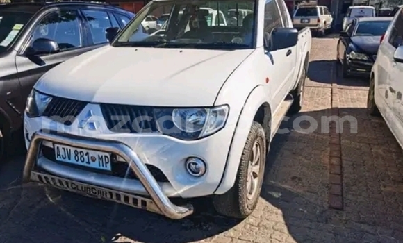 Comprar Novo Mitsubishi Triton Branco Carro em Maputo em Maputo Comprar Novo Mitsubishi Triton Branco Carro em Maputo em Maputo