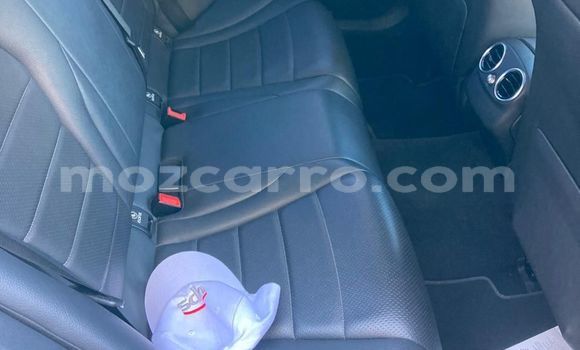 Comprar Usado Mercedes-Benz C-Classe Branco Carro em Maputo em Maputo Comprar Usado Mercedes-Benz C-Classe Branco Carro em Maputo em Maputo