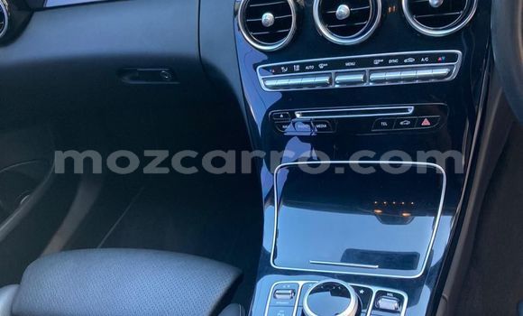 Comprar Usado Mercedes-Benz C-Classe Branco Carro em Maputo em Maputo Comprar Usado Mercedes-Benz C-Classe Branco Carro em Maputo em Maputo