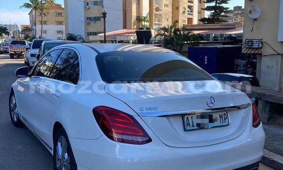 Comprar Usado Mercedes-Benz C-Classe Branco Carro em Maputo em Maputo Comprar Usado Mercedes-Benz C-Classe Branco Carro em Maputo em Maputo