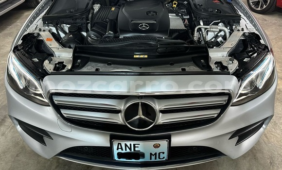 Nunua Ilio tumika Mercedes-Benz E200 Nyingine Gari ndani ya Maputo nchini Maputo Nunua Ilio tumika Mercedes-Benz E200 Nyingine Gari ndani ya Maputo nchini Maputo