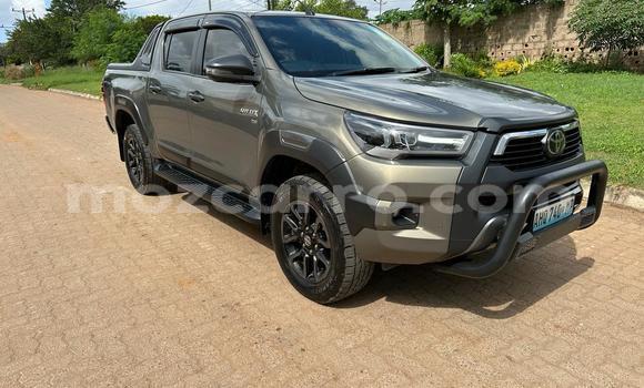 Nunua Ilio tumika Toyota Hiluxe Revo Kijani Gari ndani ya Maputo nchini Maputo Nunua Ilio tumika Toyota Hiluxe Revo Kijani Gari ndani ya Maputo nchini Maputo