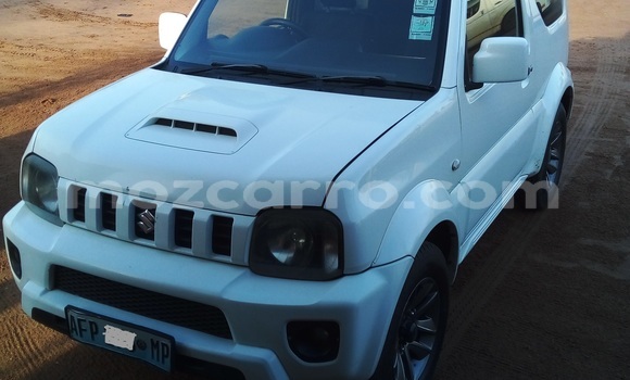 Nunua Ilio tumika Suzuki Jimny Nyeupe Gari ndani ya Maputo nchini Maputo