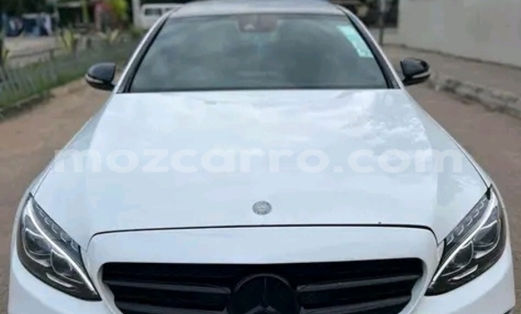 Buy Used Mercedes-Benz C250 coupe White Car in Maputo in Maputo Buy Used Mercedes-Benz C250 coupe White Car in Maputo in Maputo