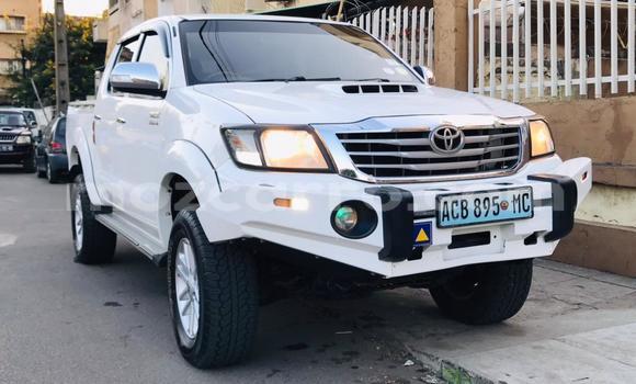 Buy Used Toyota Hilux White Car in Maputo in Maputo Buy Used Toyota Hilux White Car in Maputo in Maputo