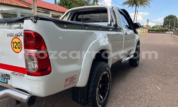 Buy Used Toyota Hilux White Car in Maputo in Maputo Buy Used Toyota Hilux White Car in Maputo in Maputo