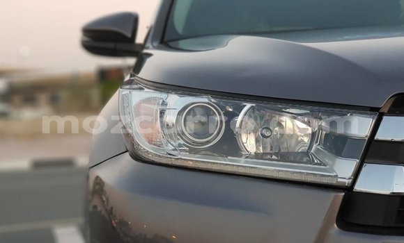 Tenga Imported Toyota Highlander Zvimwe Mota in Import - Dubai in Cabo Delgado Tenga Imported Toyota Highlander Zvimwe Mota in Import - Dubai in Cabo Delgado