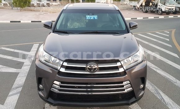 Tenga Imported Toyota Highlander Zvimwe Mota in Import - Dubai in Cabo Delgado Tenga Imported Toyota Highlander Zvimwe Mota in Import - Dubai in Cabo Delgado