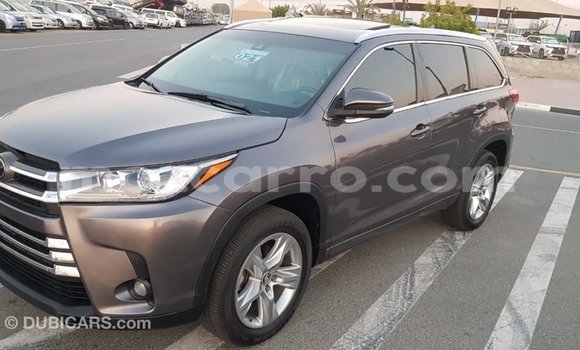 Tenga Imported Toyota Highlander Zvimwe Mota in Import - Dubai in Cabo Delgado Tenga Imported Toyota Highlander Zvimwe Mota in Import - Dubai in Cabo Delgado
